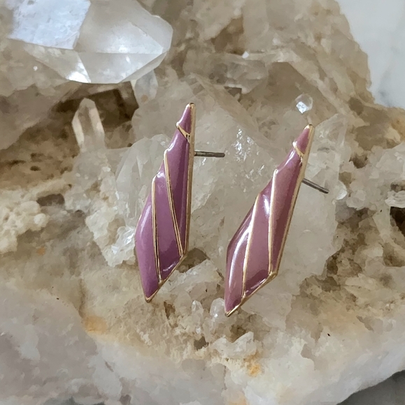 Vintage Gold Tone + Mauve Enamel Stud Earrings - Picture 4 of 5